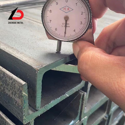 A36 Carbon Steel C Channel dengan Harga Kompetitif 41X41 41*21 Hot DIP Galvanized U Channel Steel