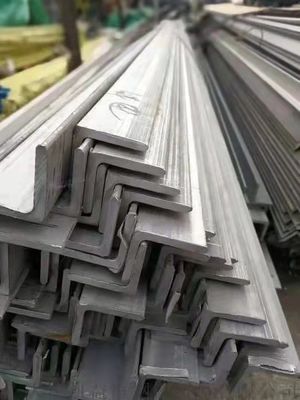 Perforated Equilateral Angle Besi 200X200X12 V Bentuk Cold Formed Carbon Steel Angle Konstruksi Steel Angle